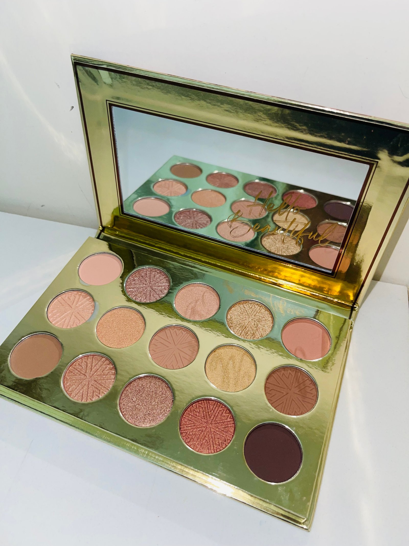 Golden nudes palette
