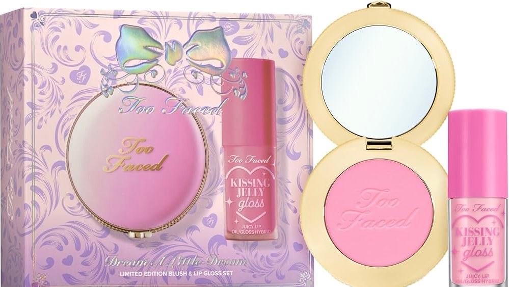 Too Faced Dream A Little Dream Set and Powder Brush